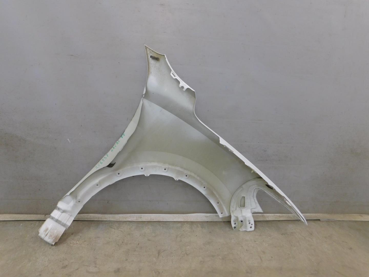 Крыло переднее левое