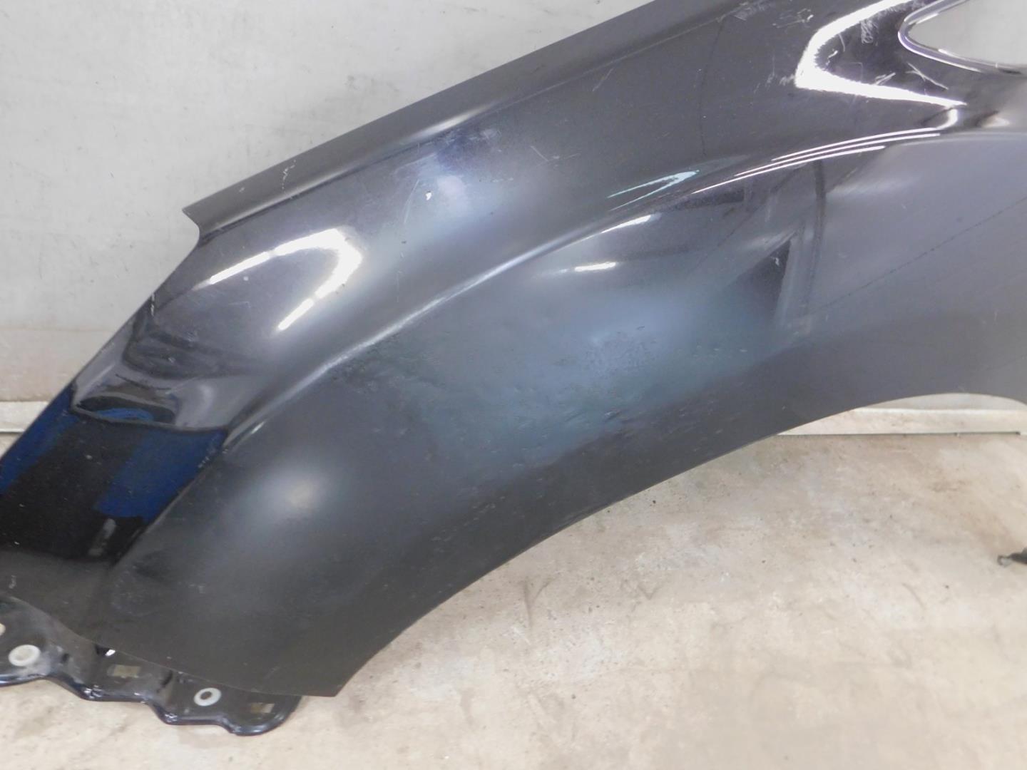 Крыло переднее левое