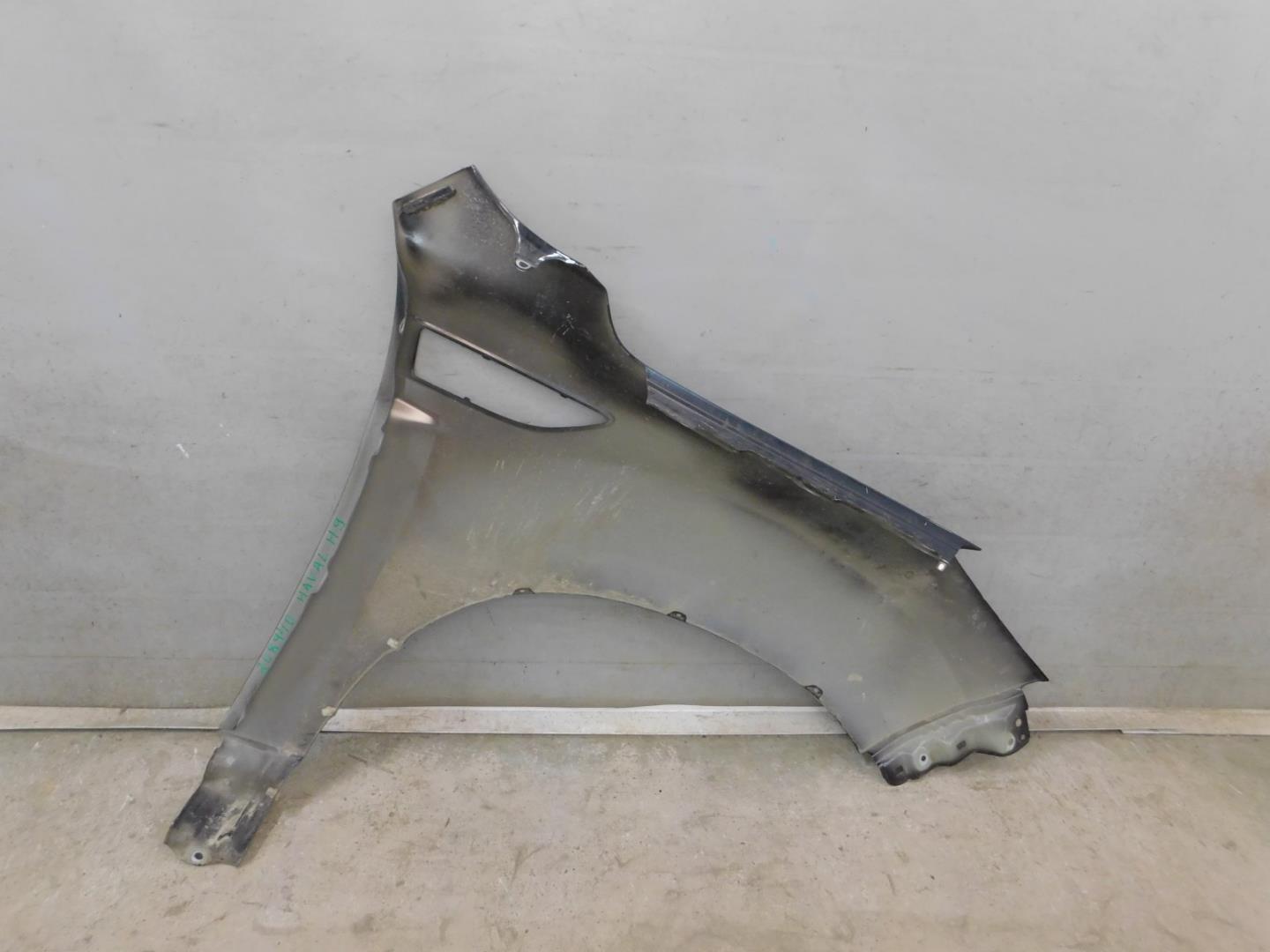 Крыло переднее левое