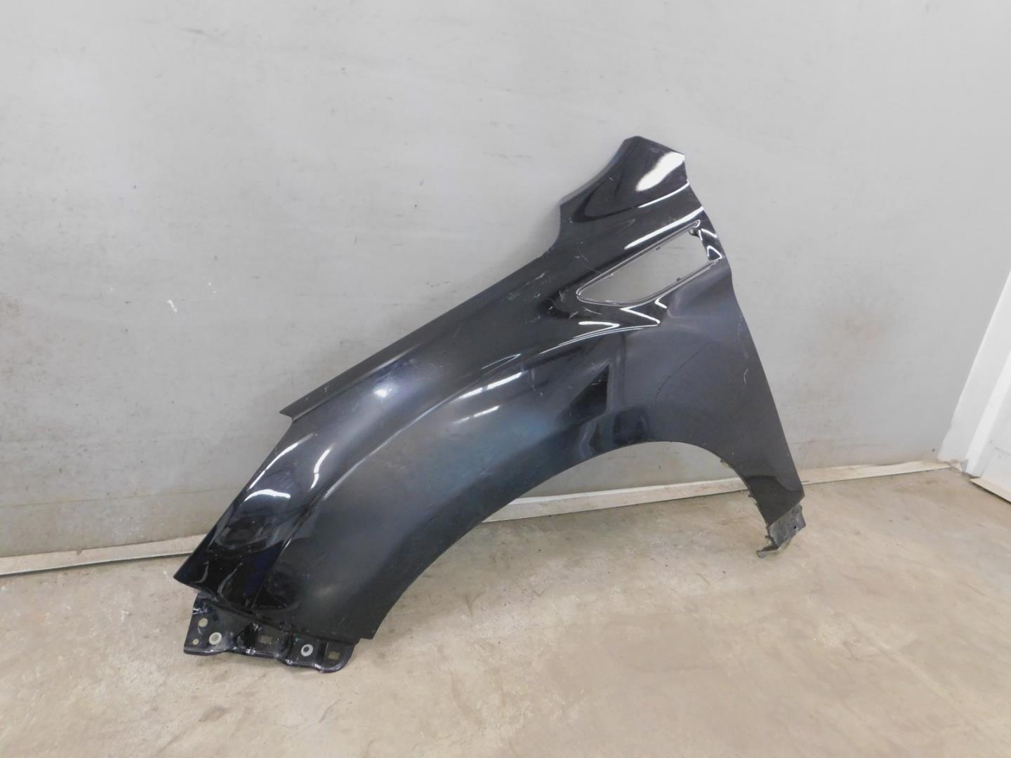 Крыло переднее левое