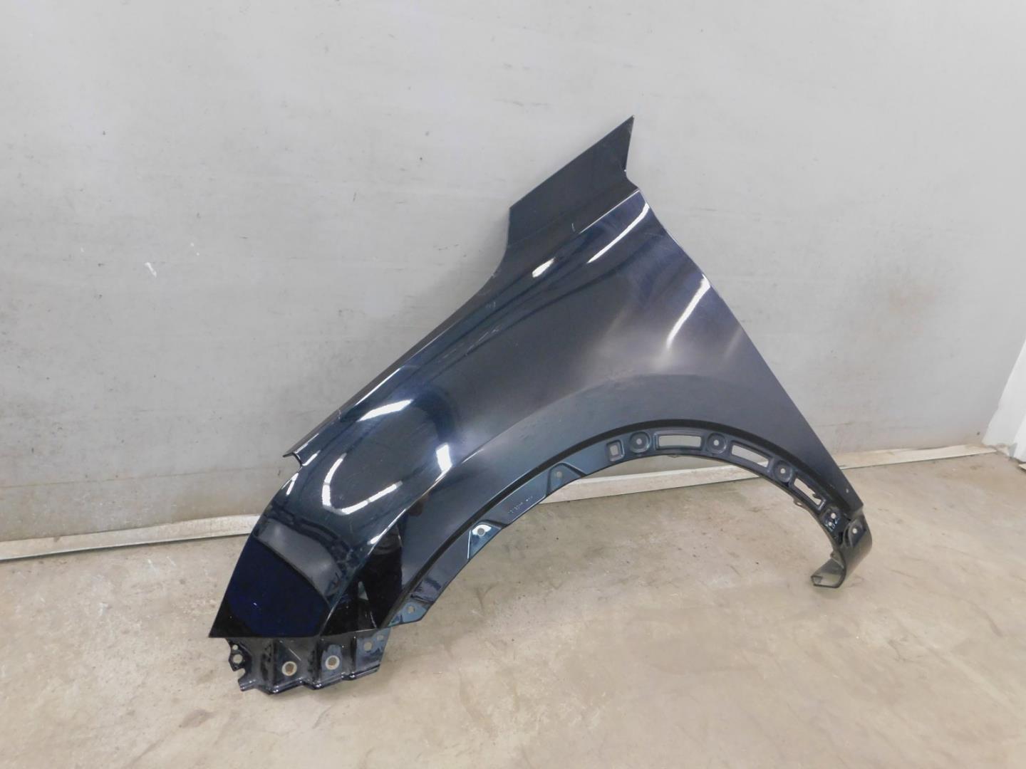 Крыло переднее левое