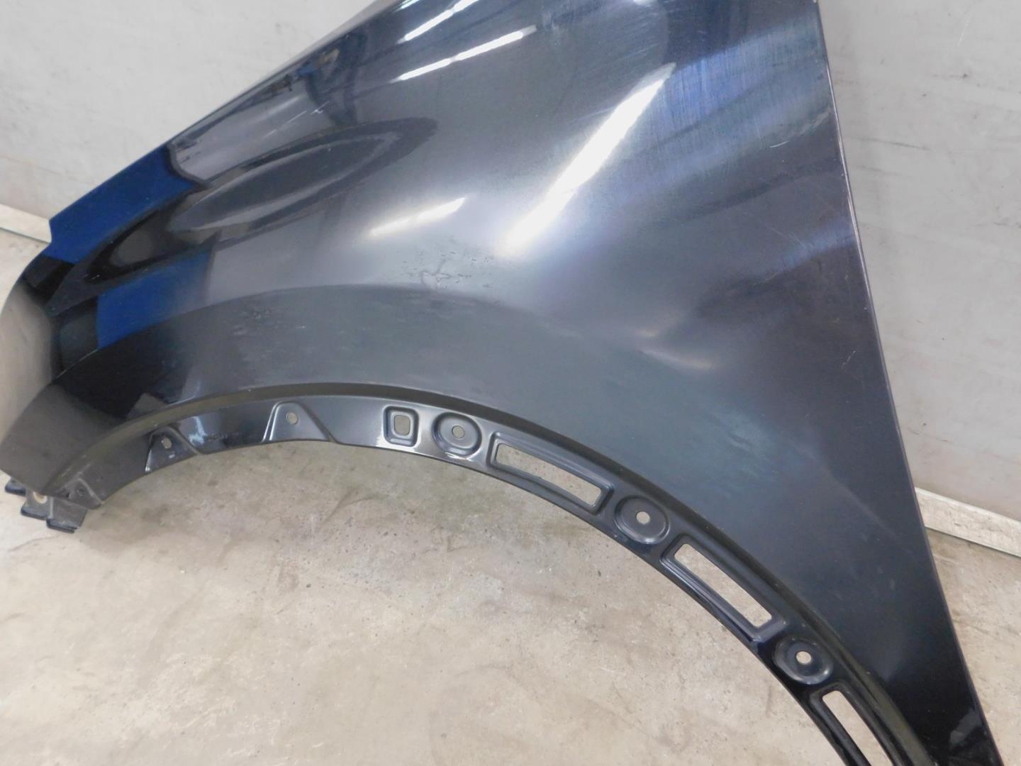 Крыло переднее левое