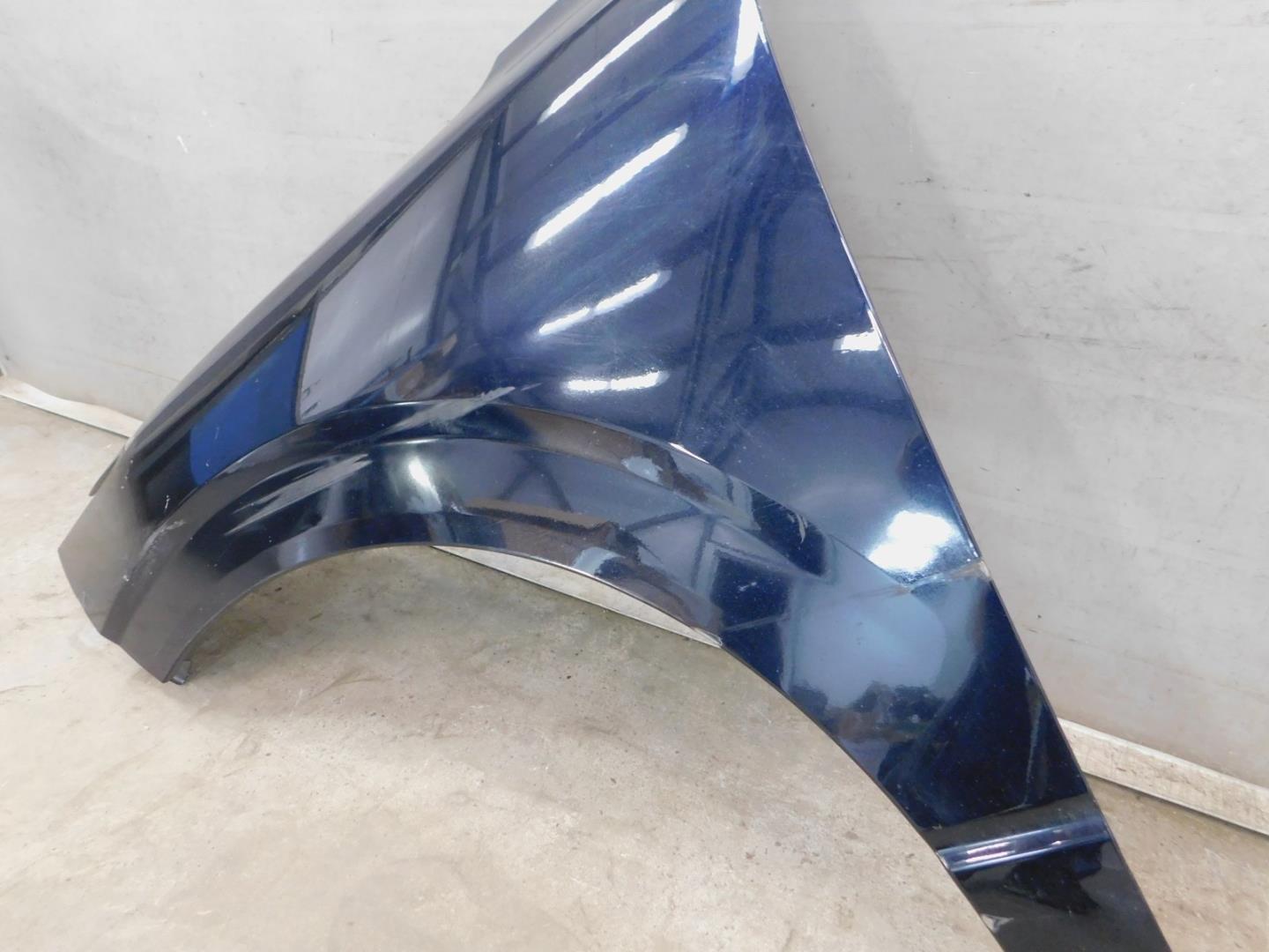 Крыло переднее левое