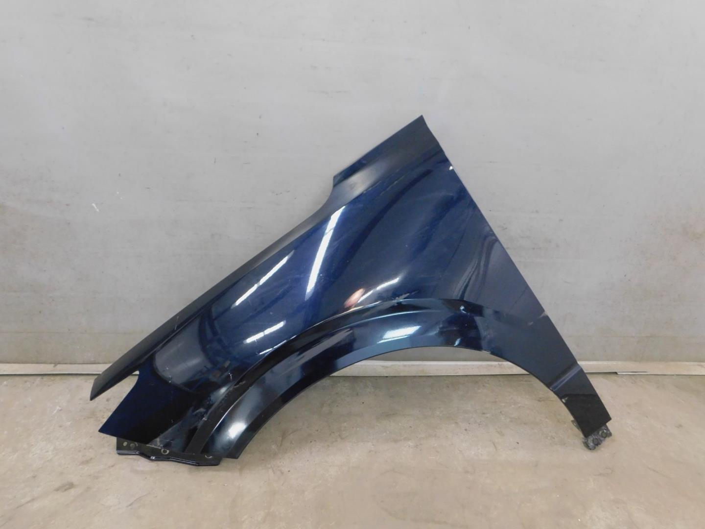 Крыло переднее левое