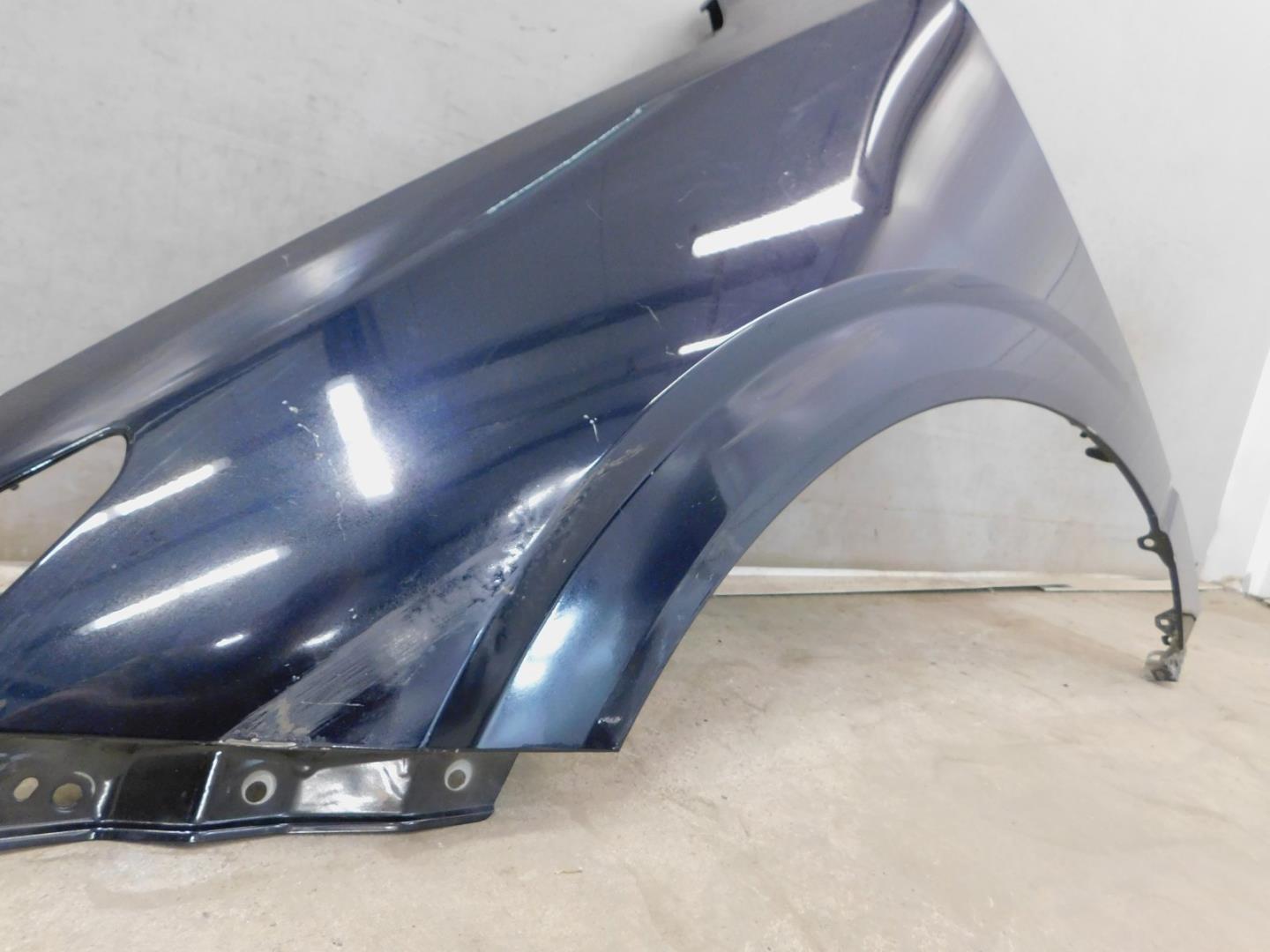 Крыло переднее левое