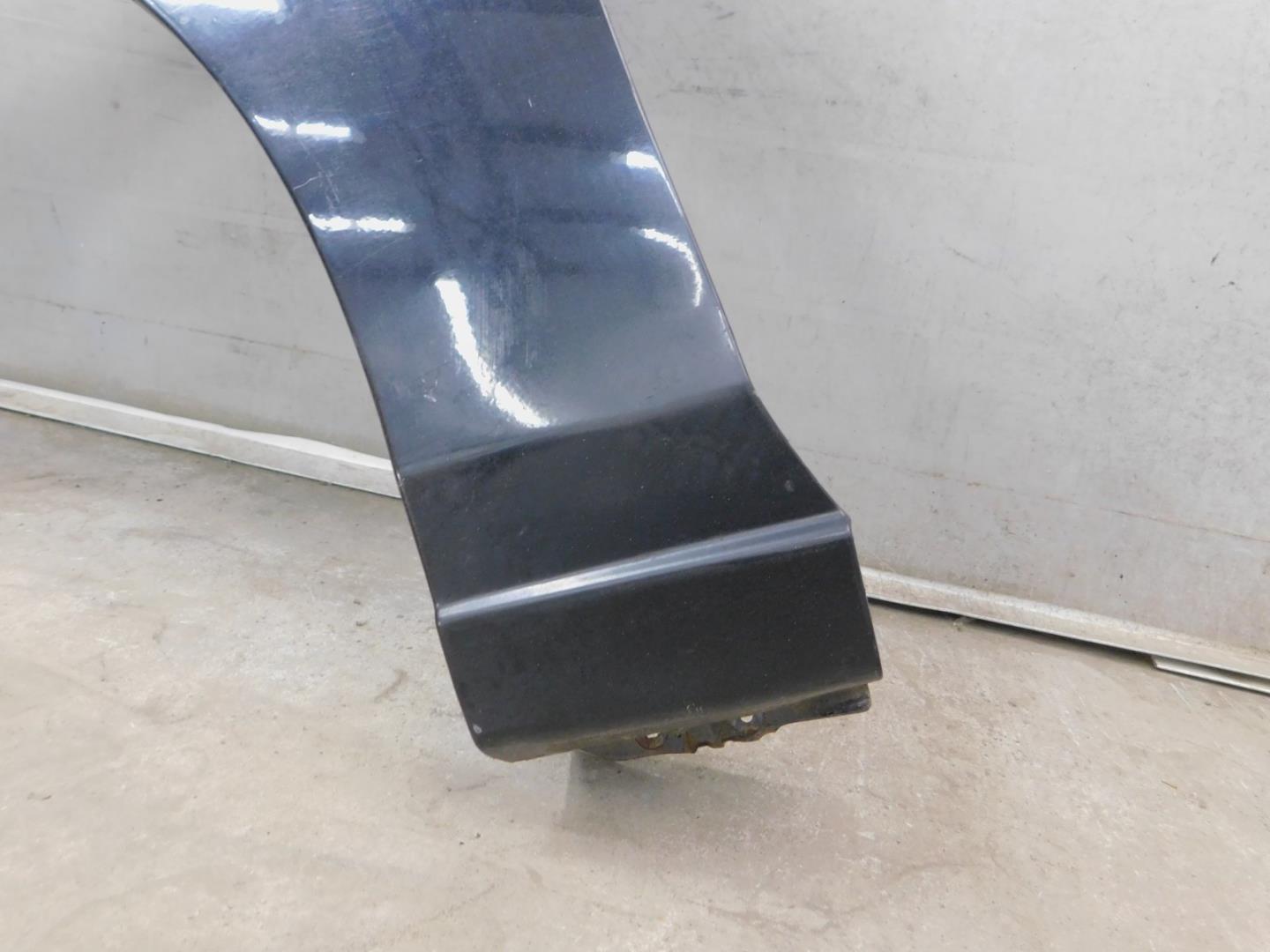 Крыло переднее левое