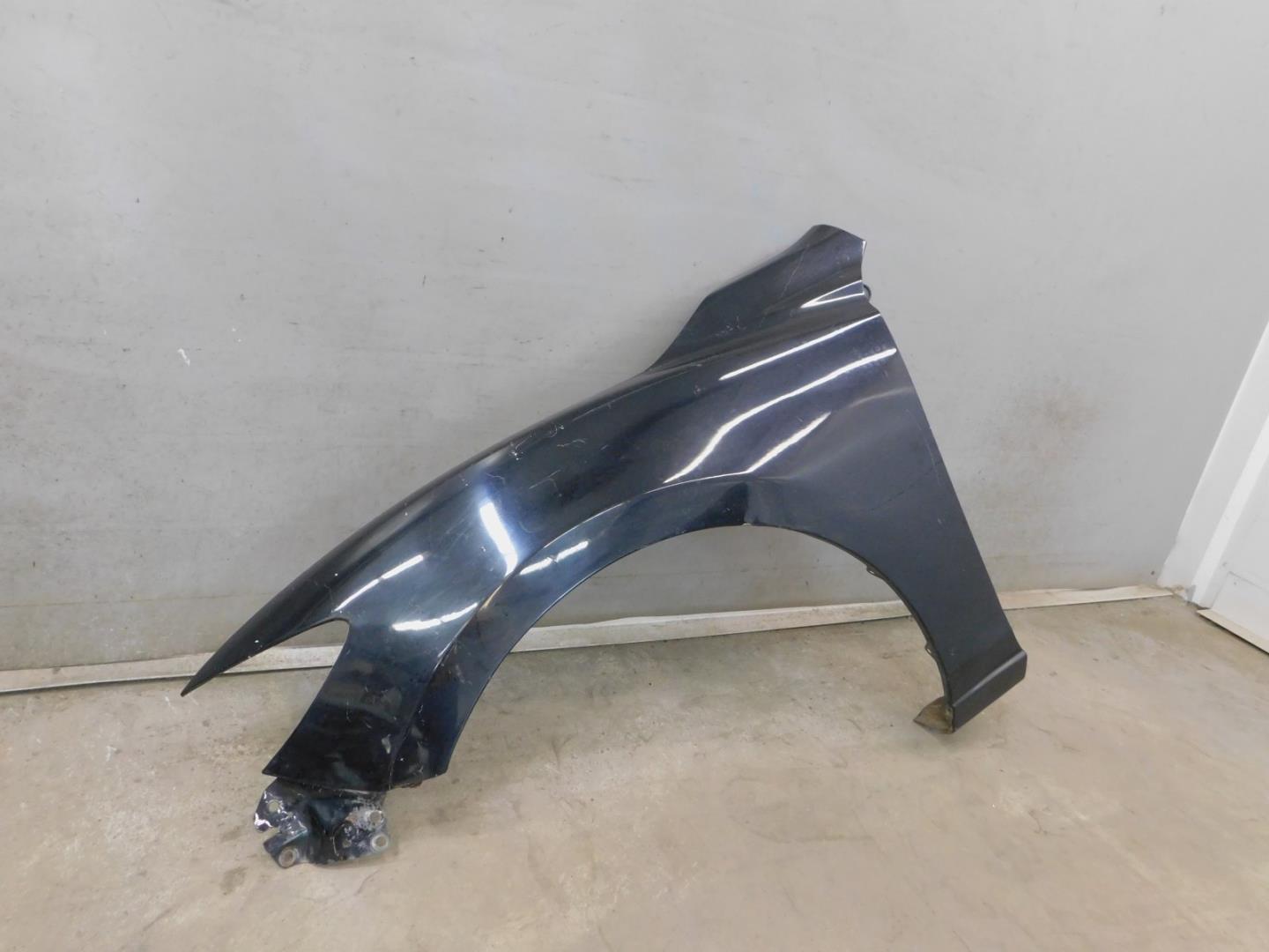 Крыло переднее левое