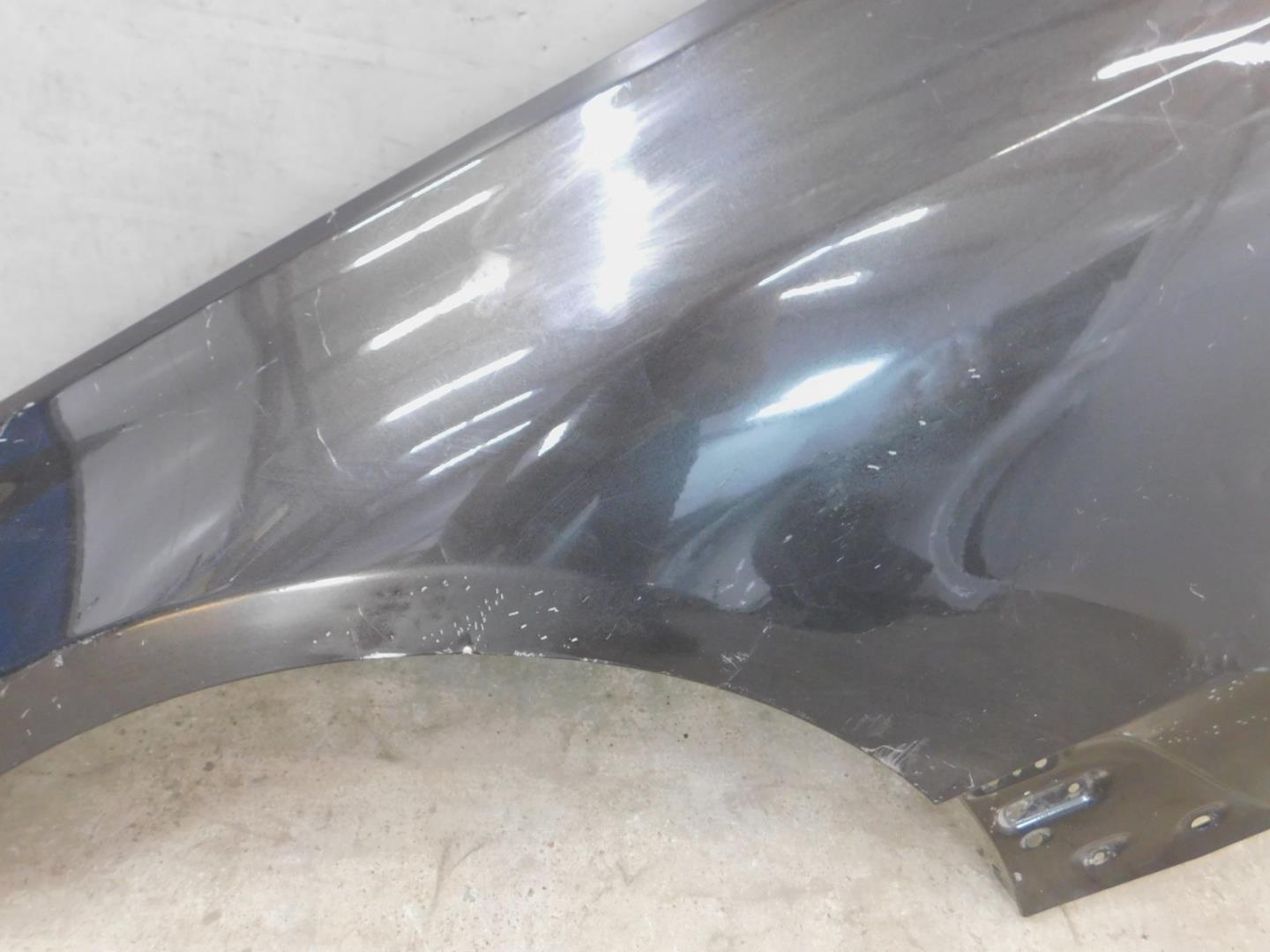 Крыло переднее левое