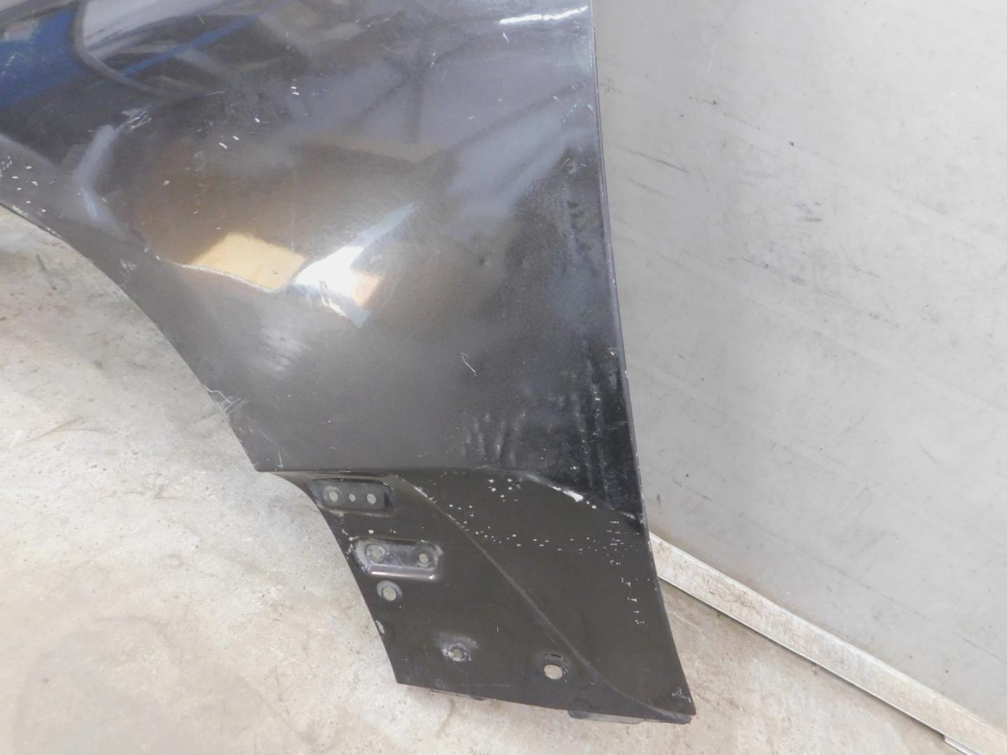 Крыло переднее левое