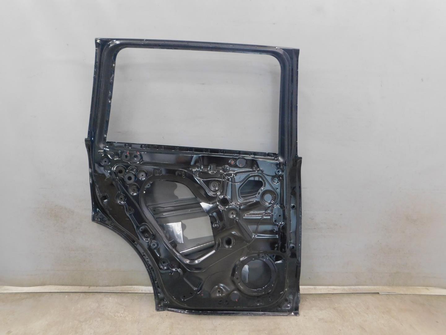 Дверь задняя левая