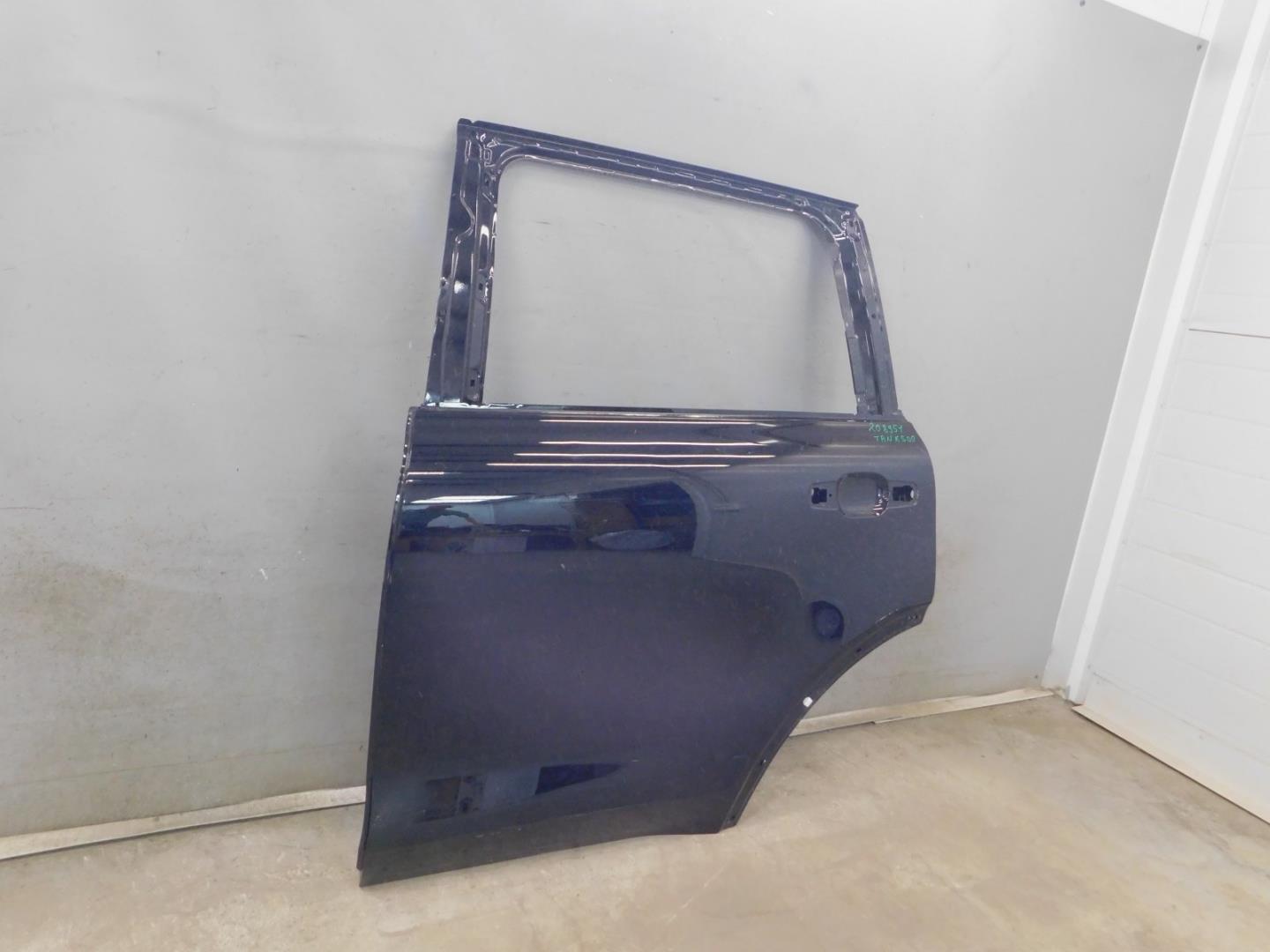 Дверь задняя левая