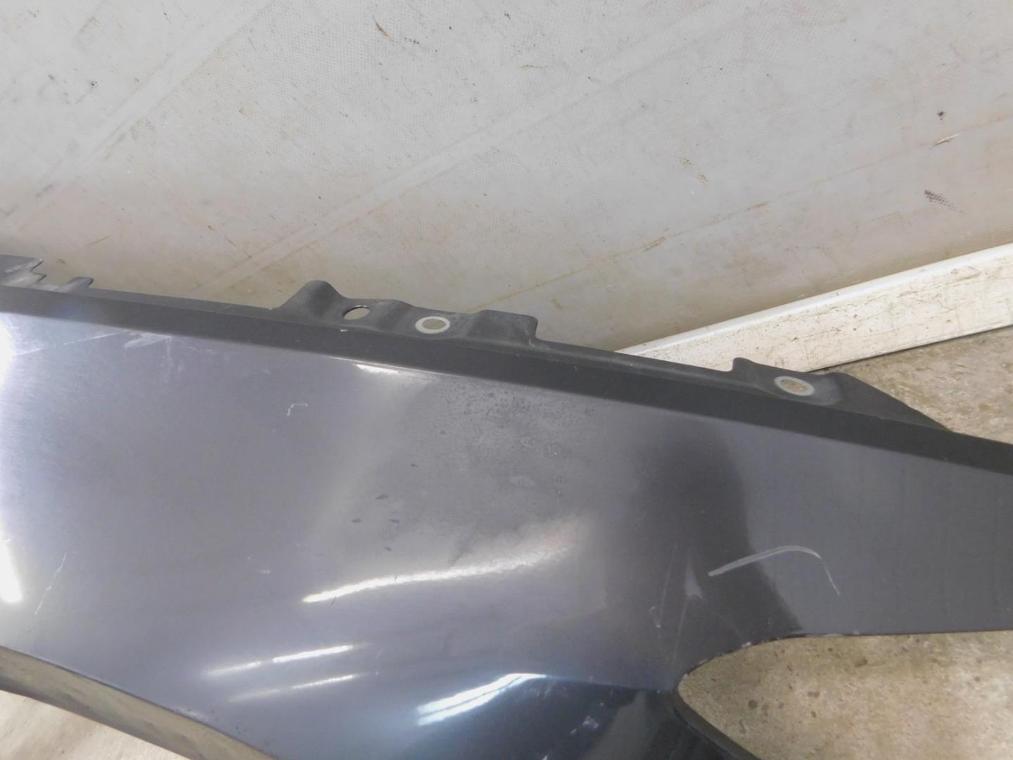 Крыло переднее правое