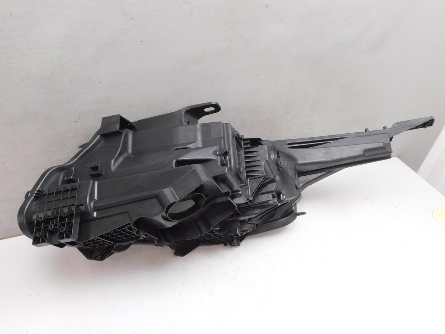 Корпус фары правой