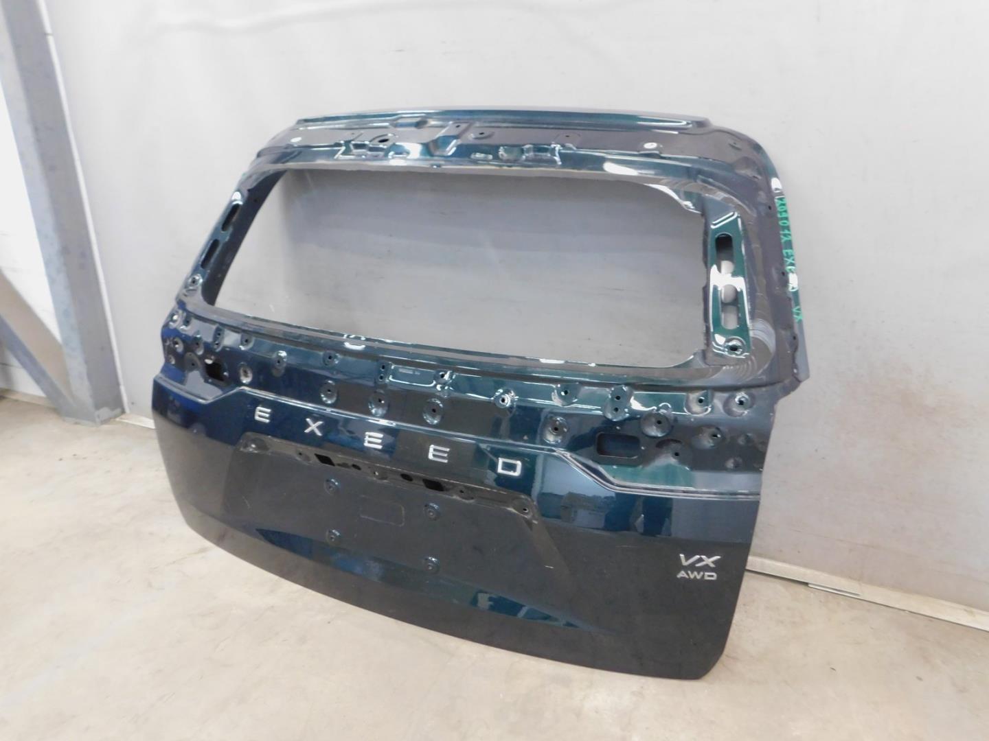 Дверь багажника