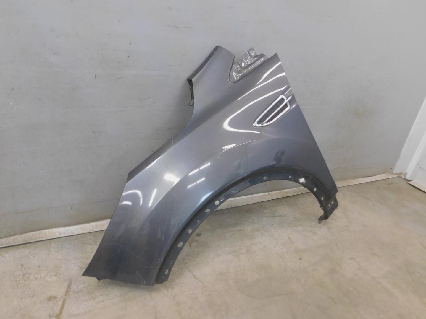 Крыло переднее левое