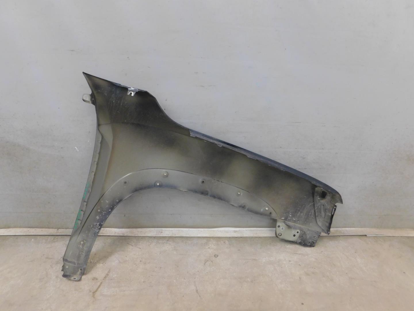 Крыло переднее левое