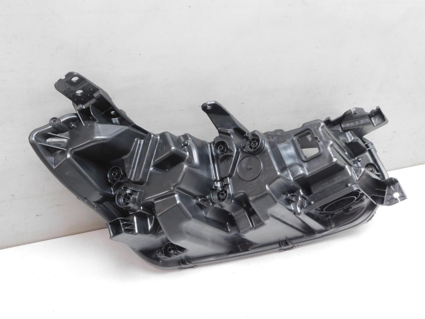 Корпус фары левой