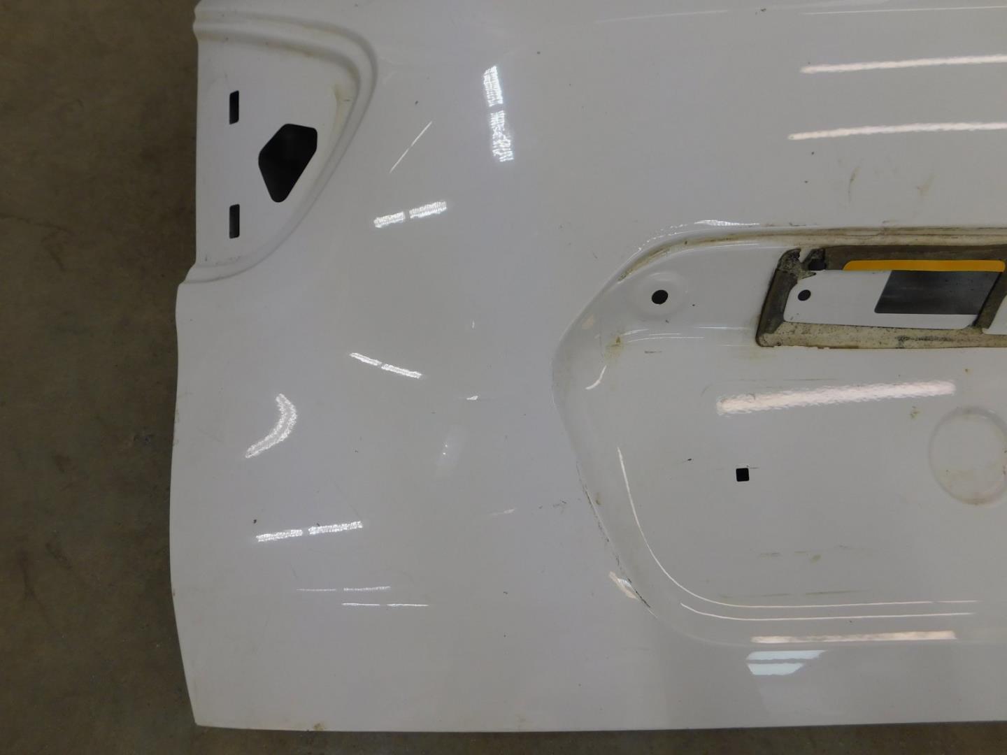 Дверь багажника