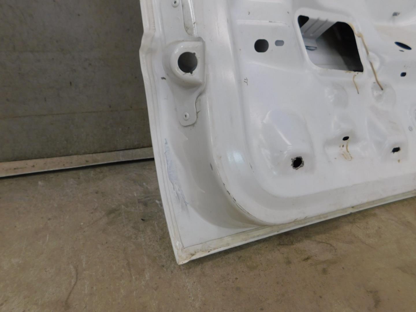 Дверь багажника