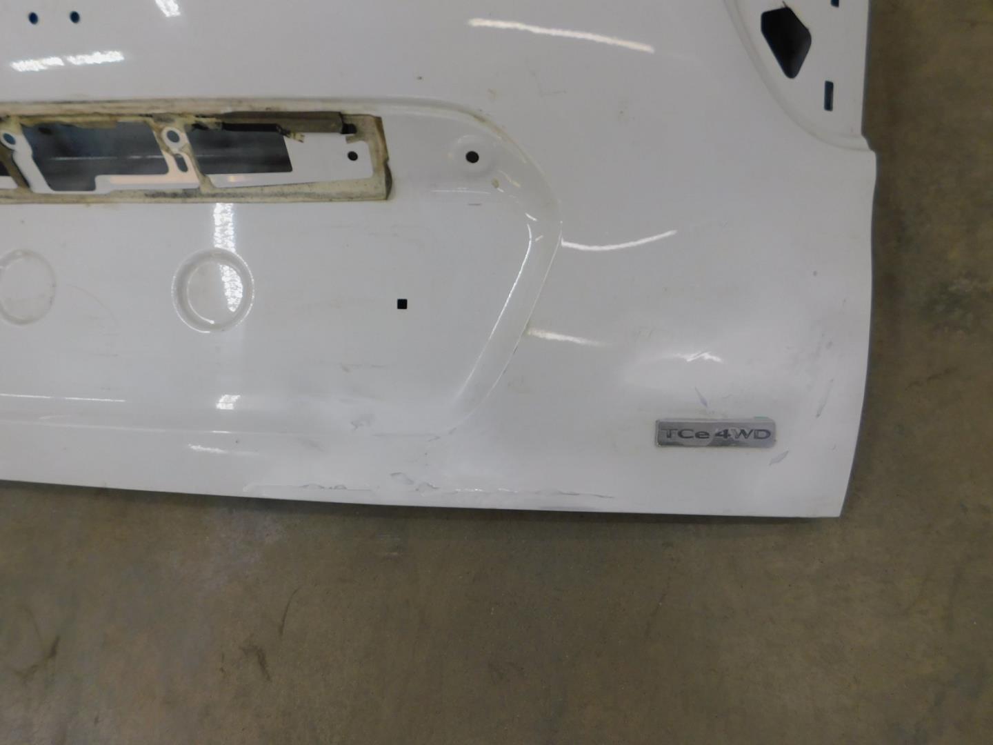 Дверь багажника