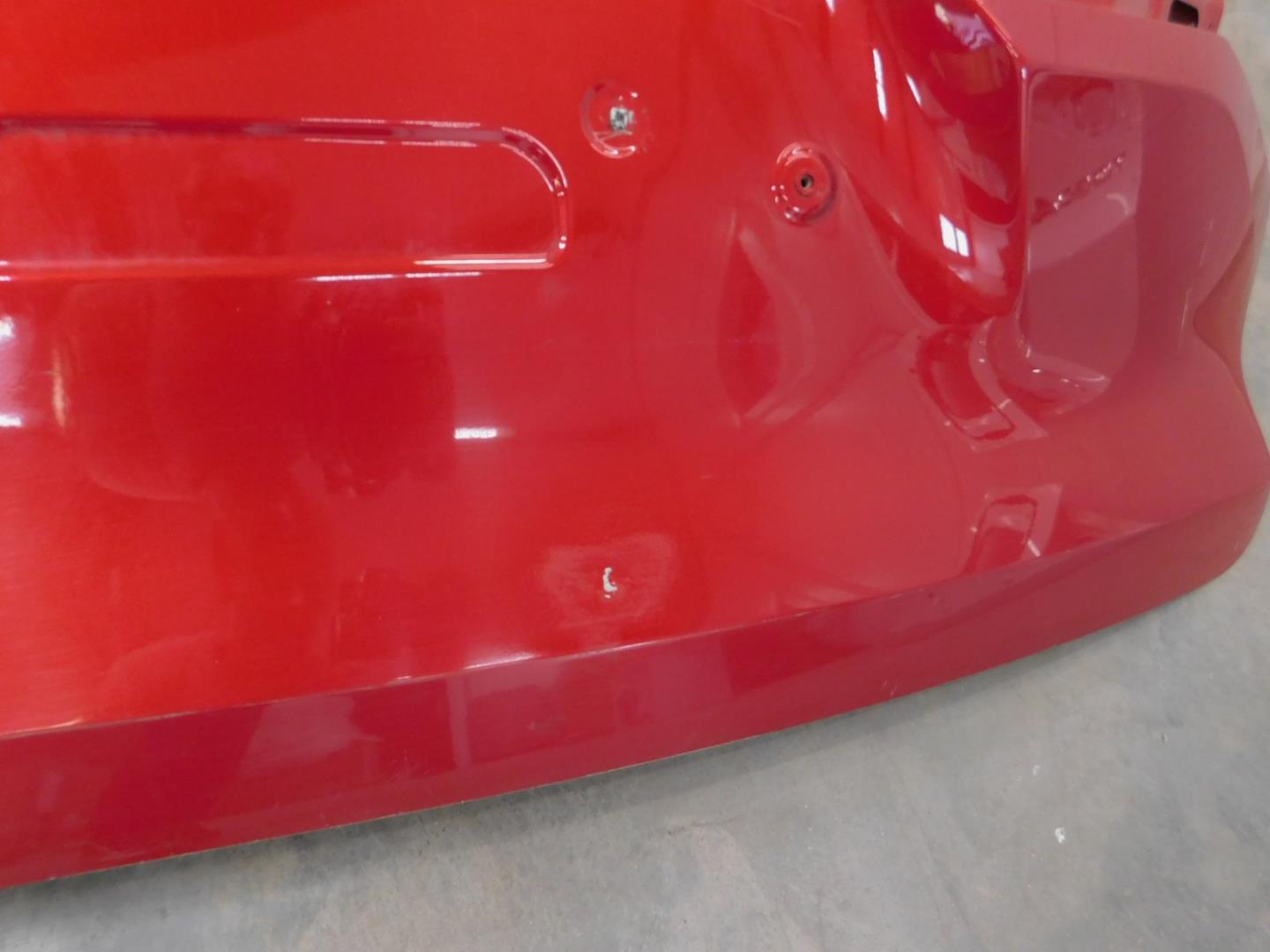 Дверь багажника