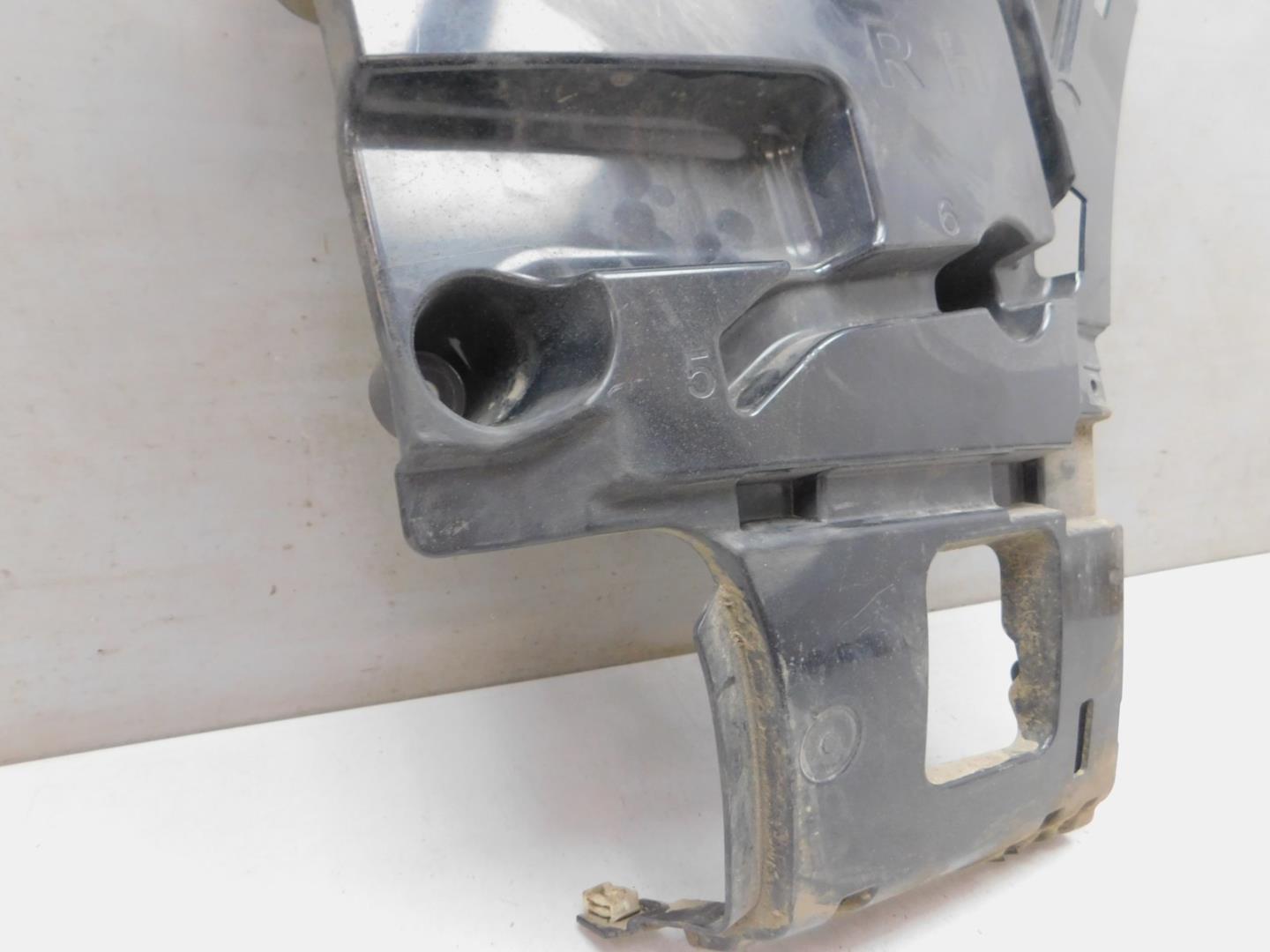 Кронштейн заднего бампера