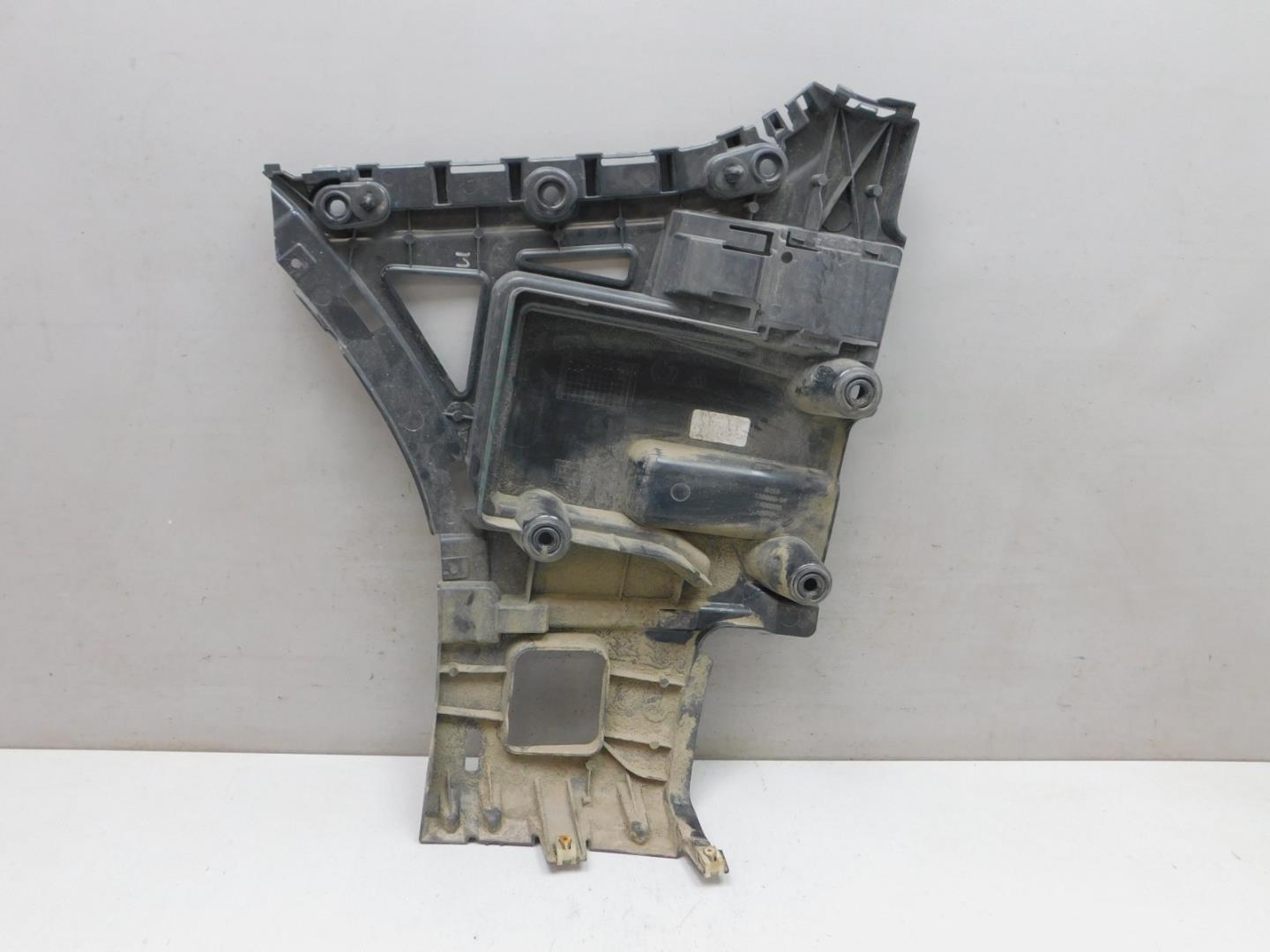 Кронштейн заднего бампера