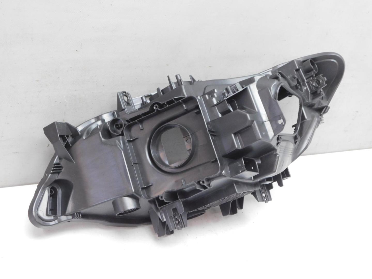 Корпус фары правой