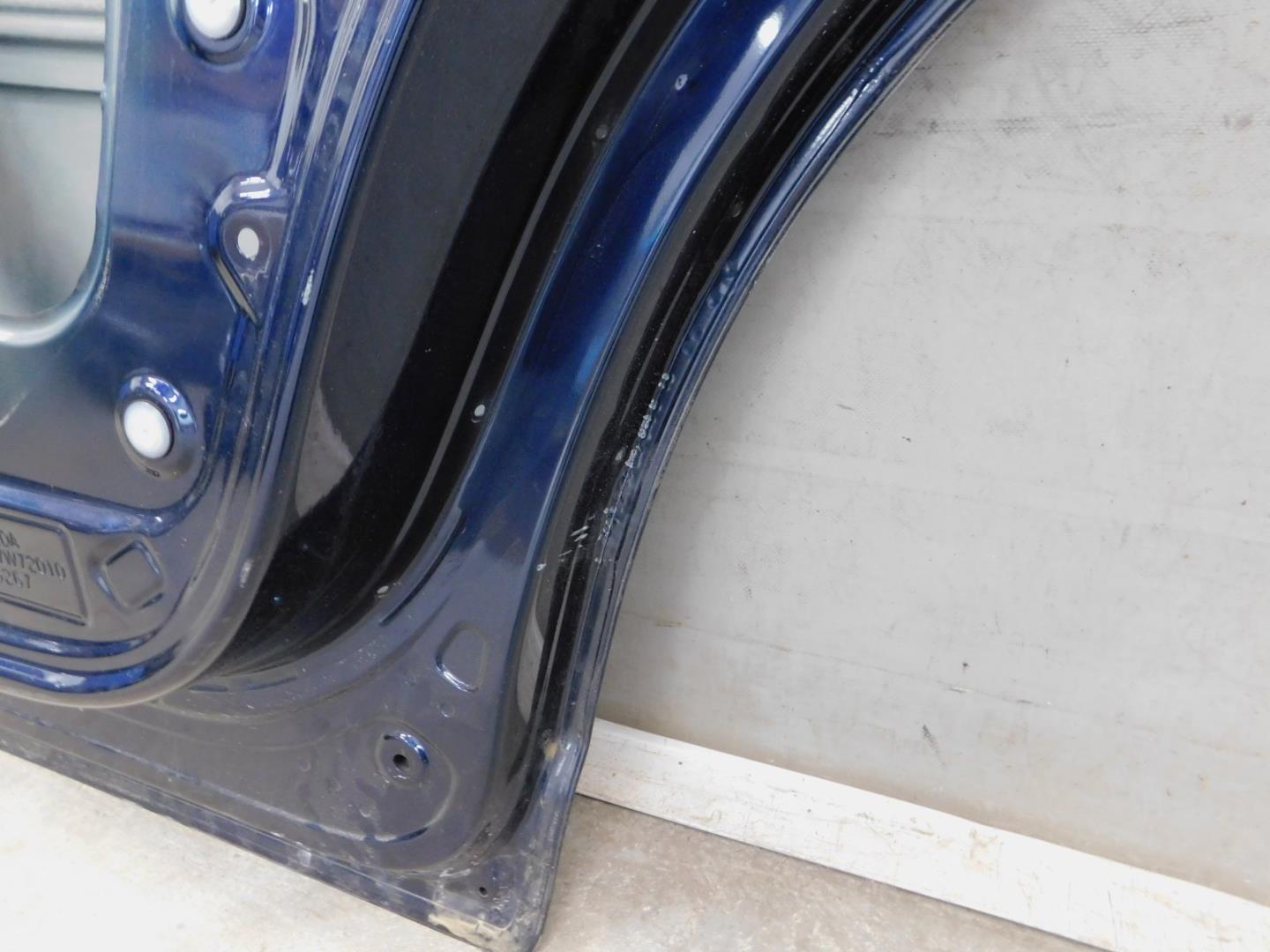 Дверь задняя правая