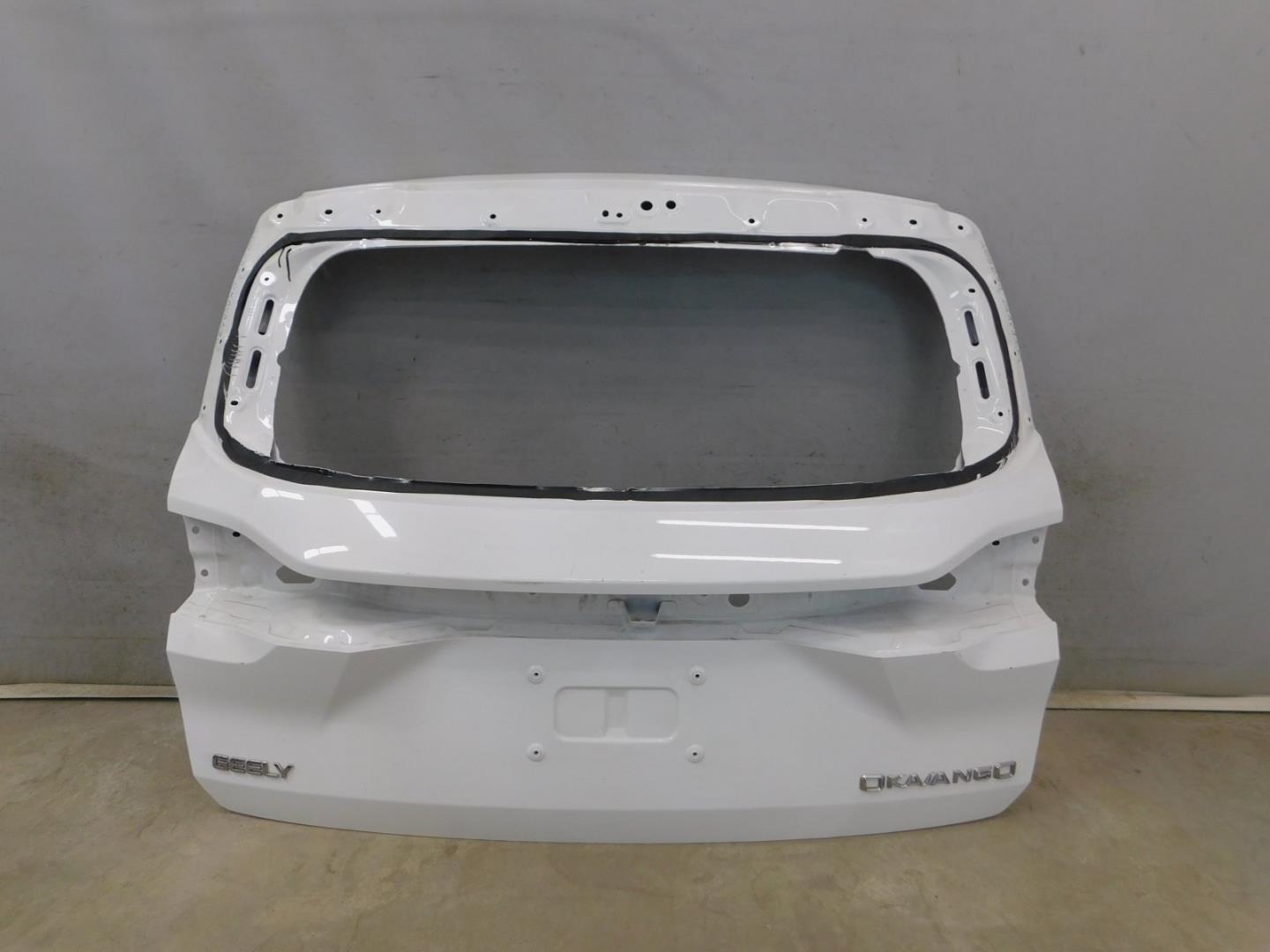 Дверь багажника