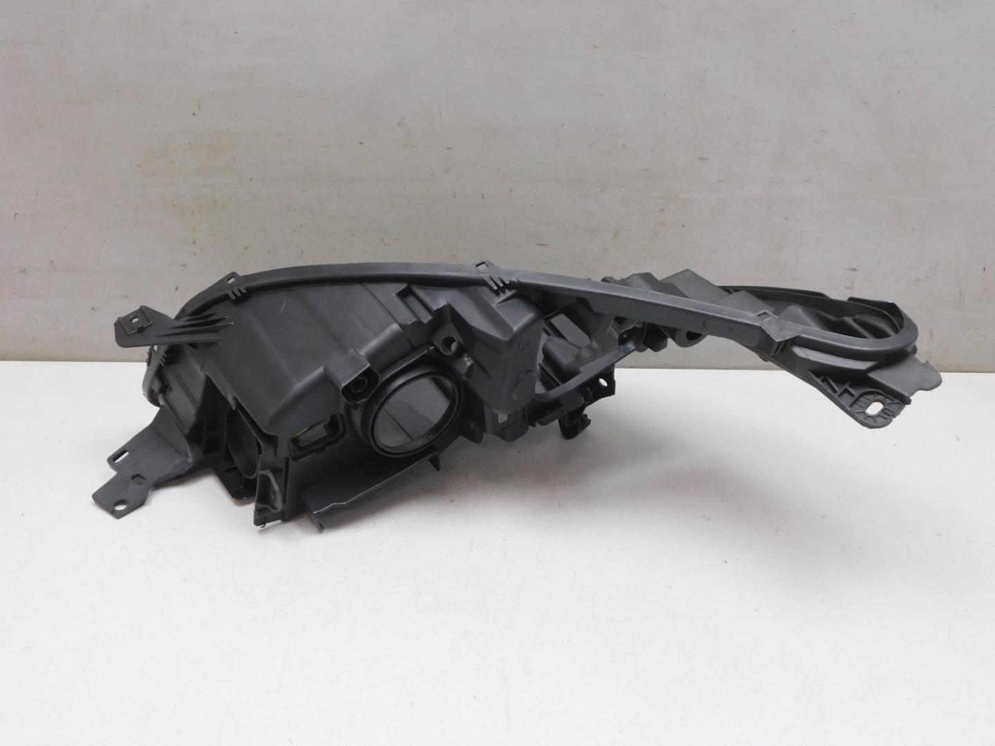 Корпус фары правой