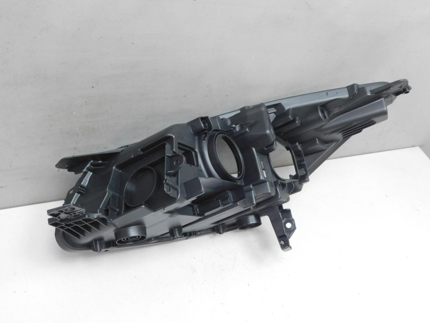 Корпус фары правой