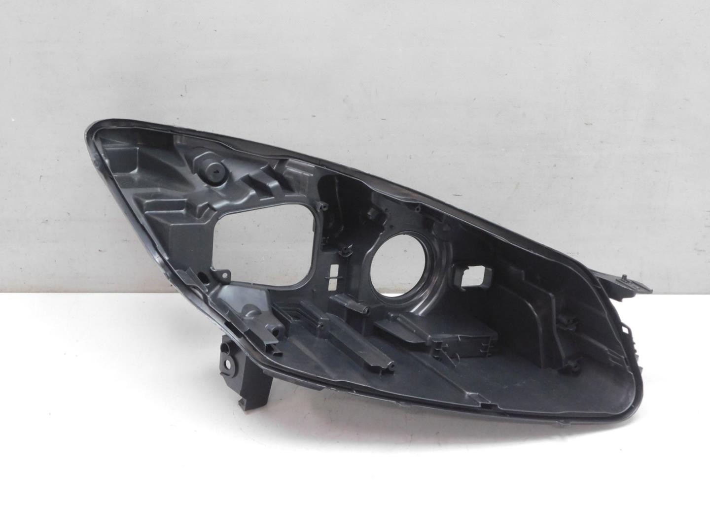 Корпус фары правой