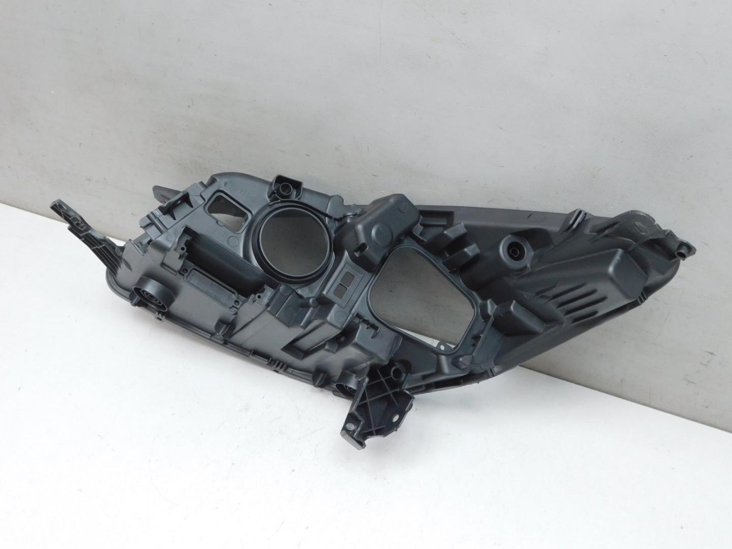 Корпус фары правой