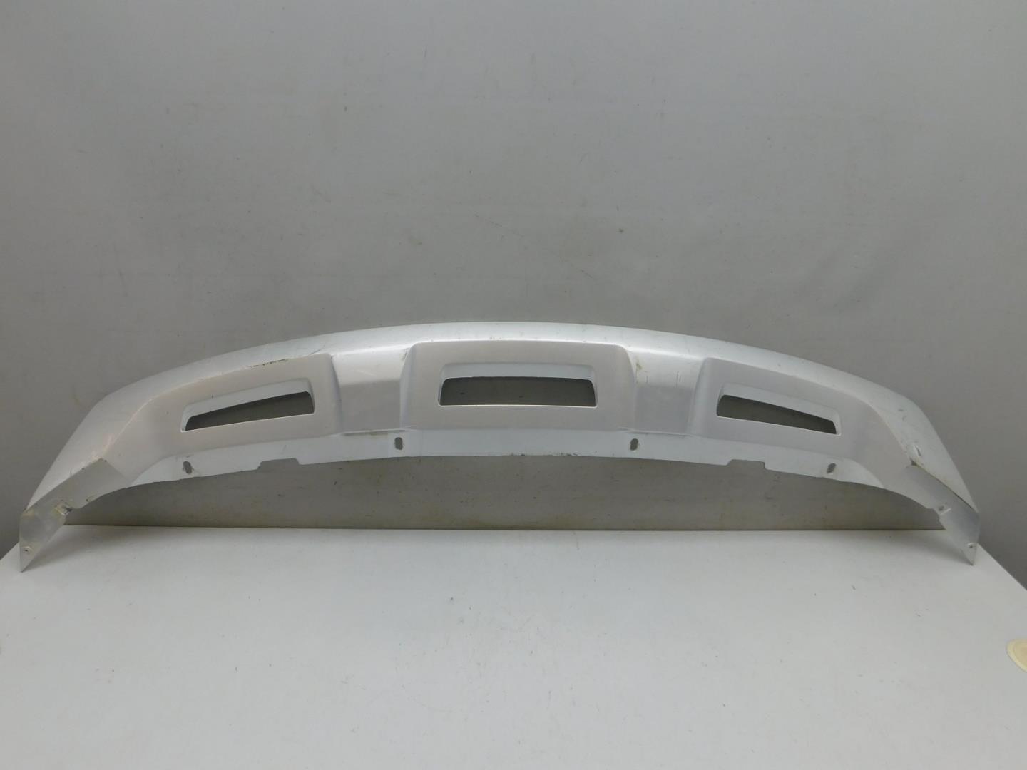 Накладка переднего бампера