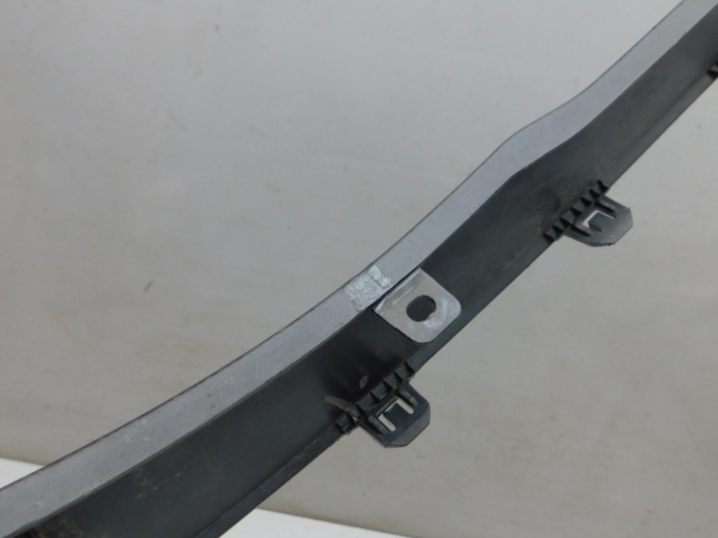 Накладка заднего крыла левого