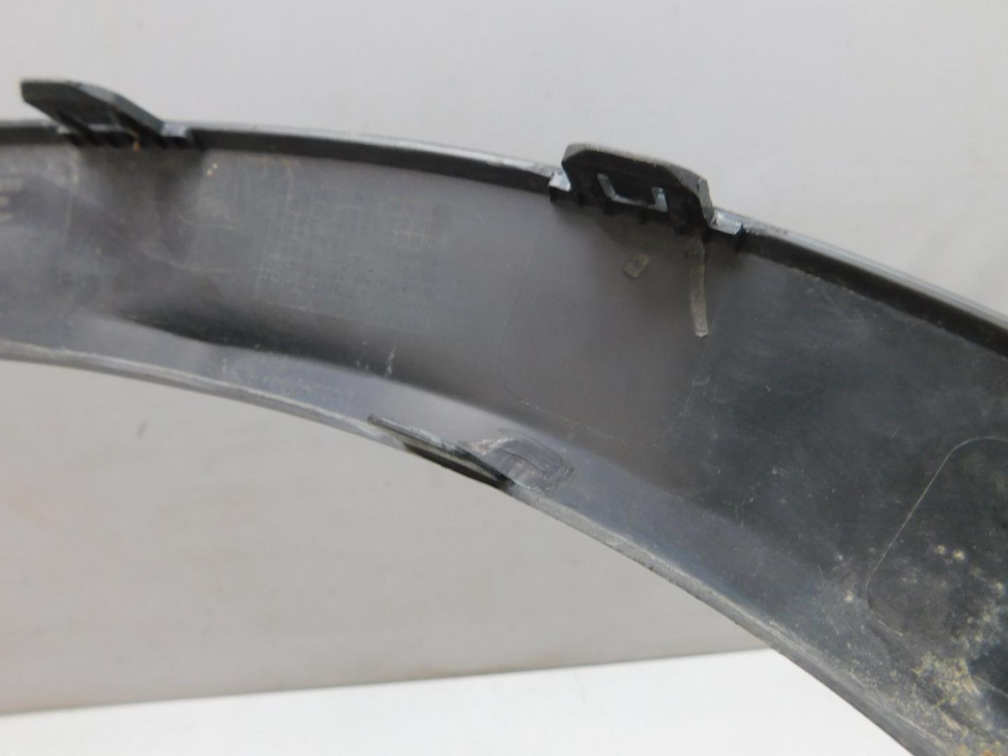 Накладка заднего крыла левого