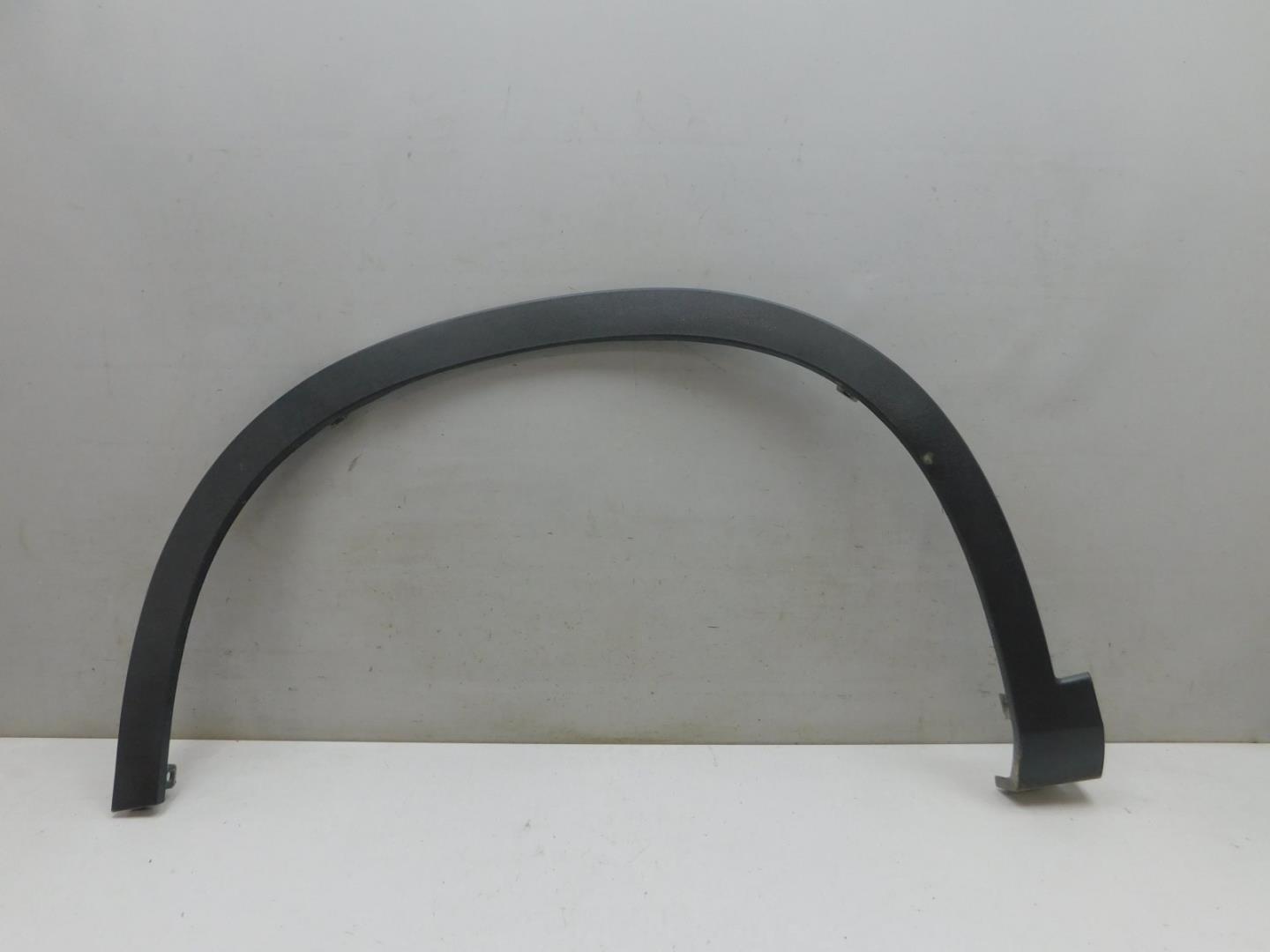 Накладка переднего крыла левого