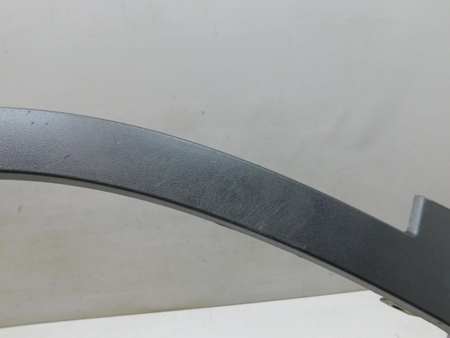 Накладка переднего крыла левого