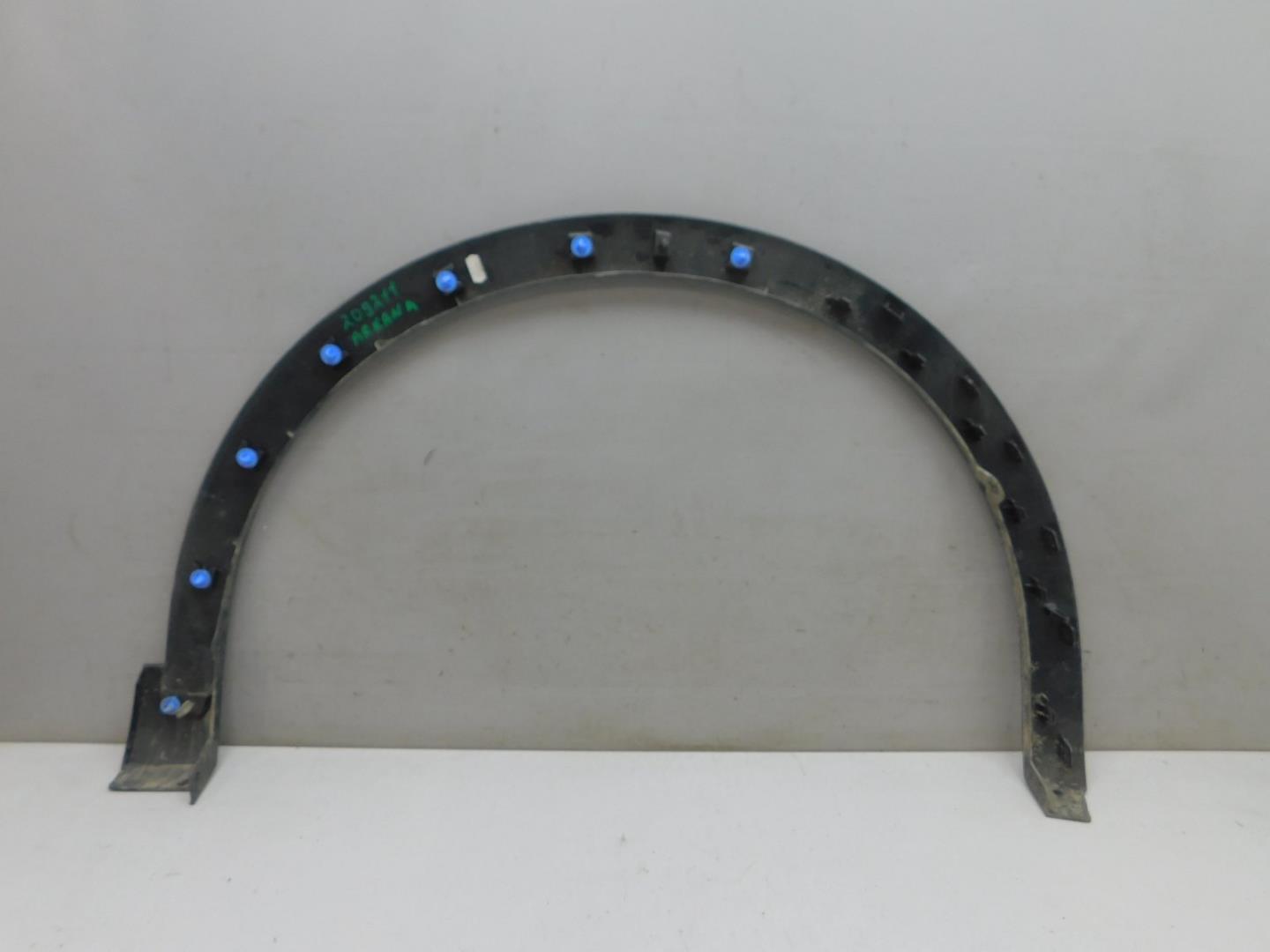 Накладка крыла переднего левого