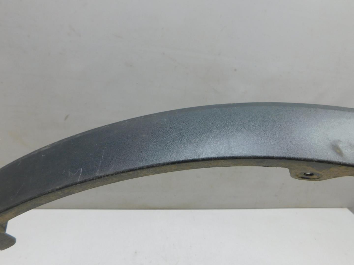 Накладка крыла переднего левого