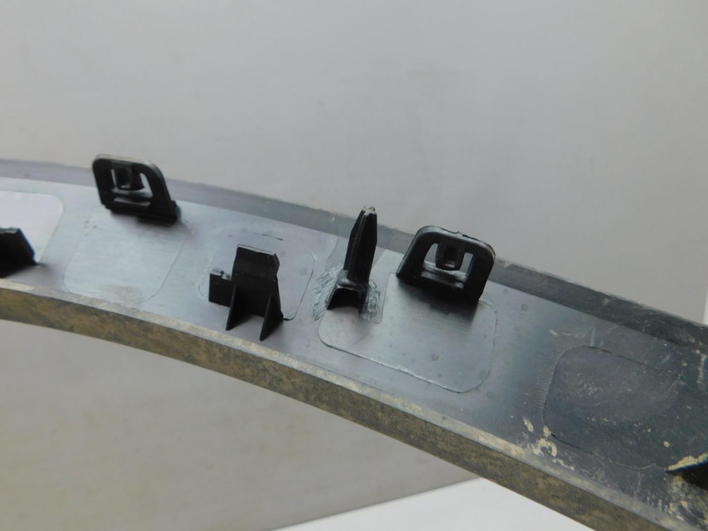 Накладка крыла переднего левого