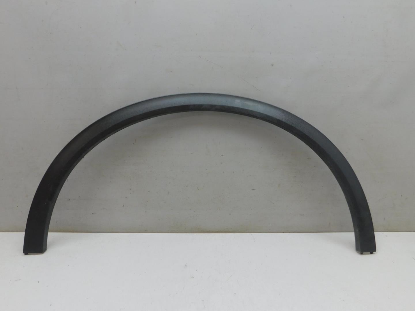 Накладка переднего крыла правого