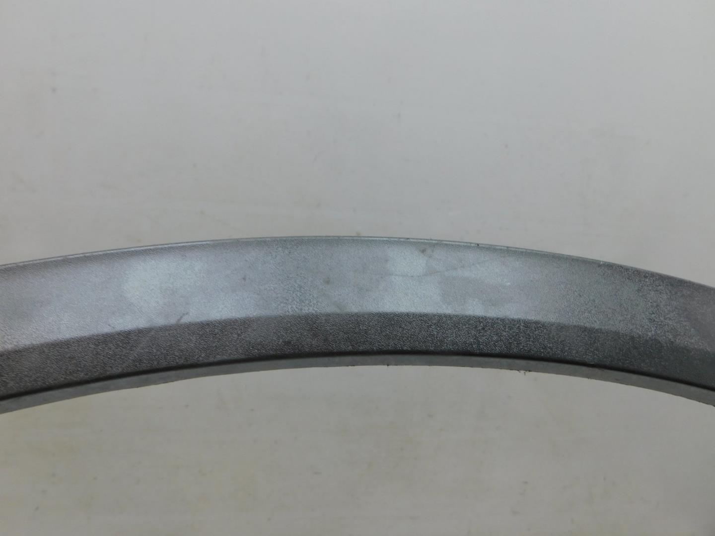 Накладка переднего крыла правого