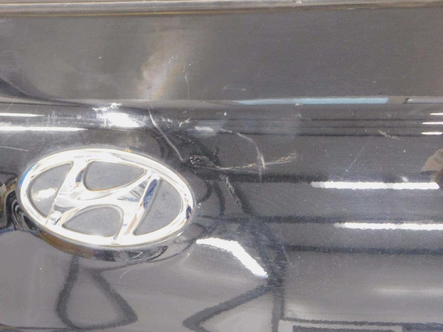 Дверь багажника