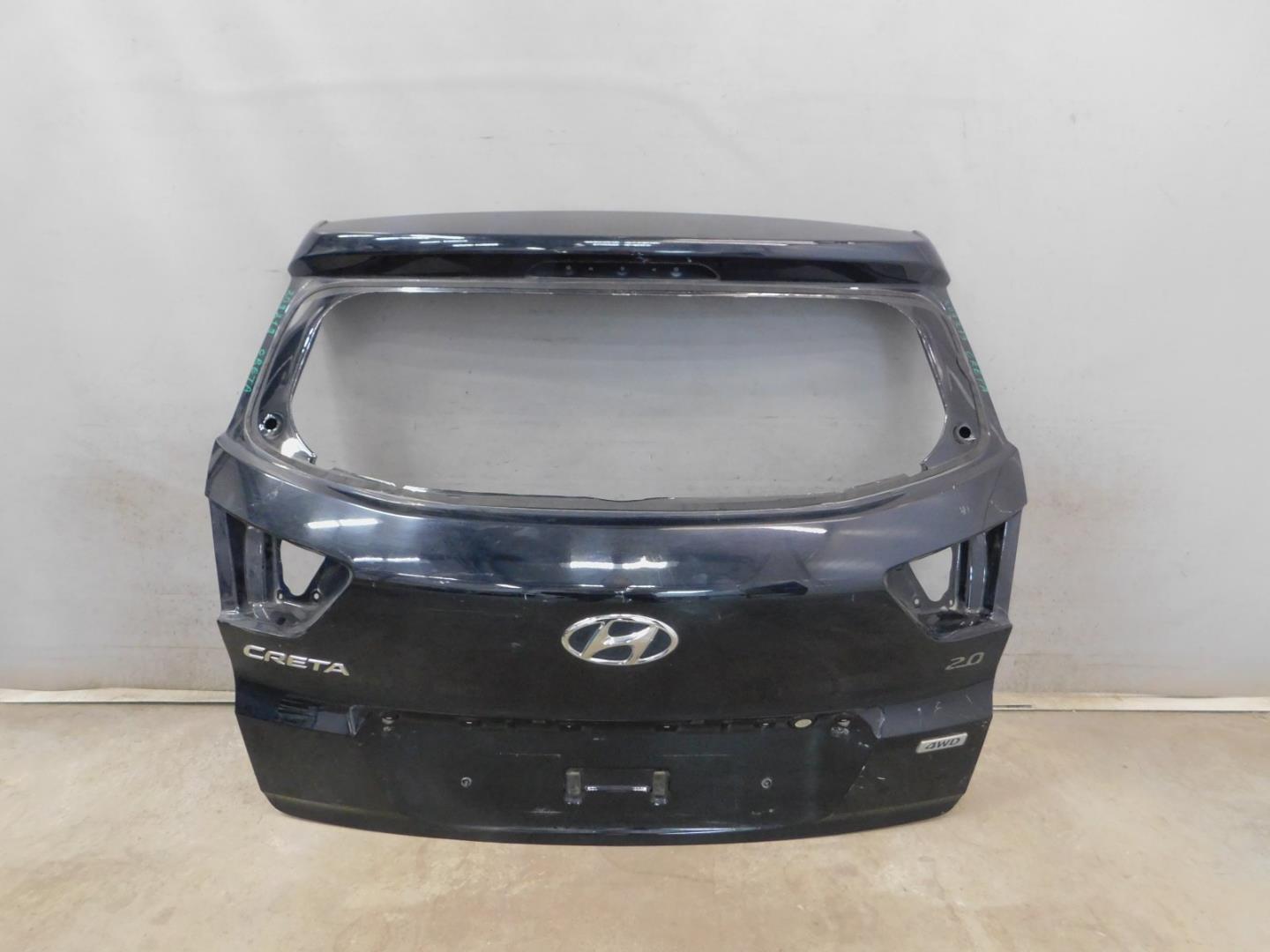 Дверь багажника