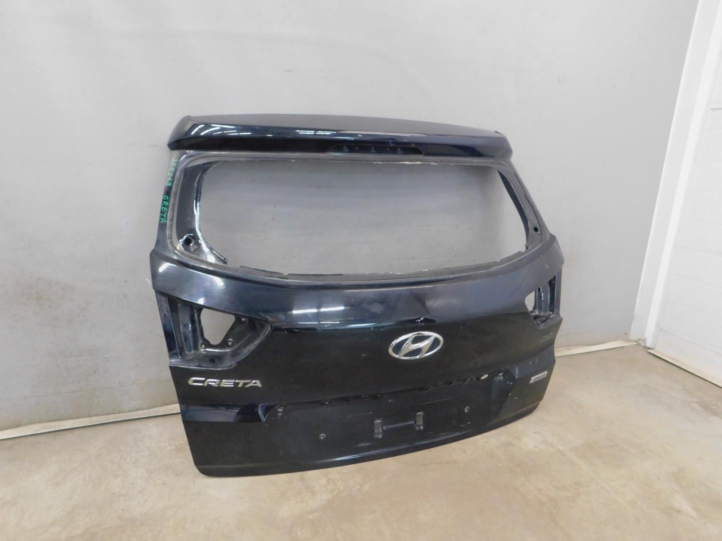 Дверь багажника