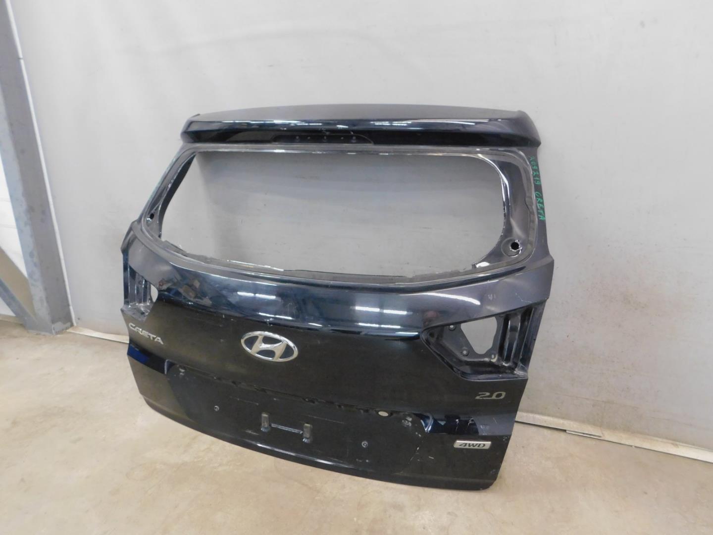 Дверь багажника