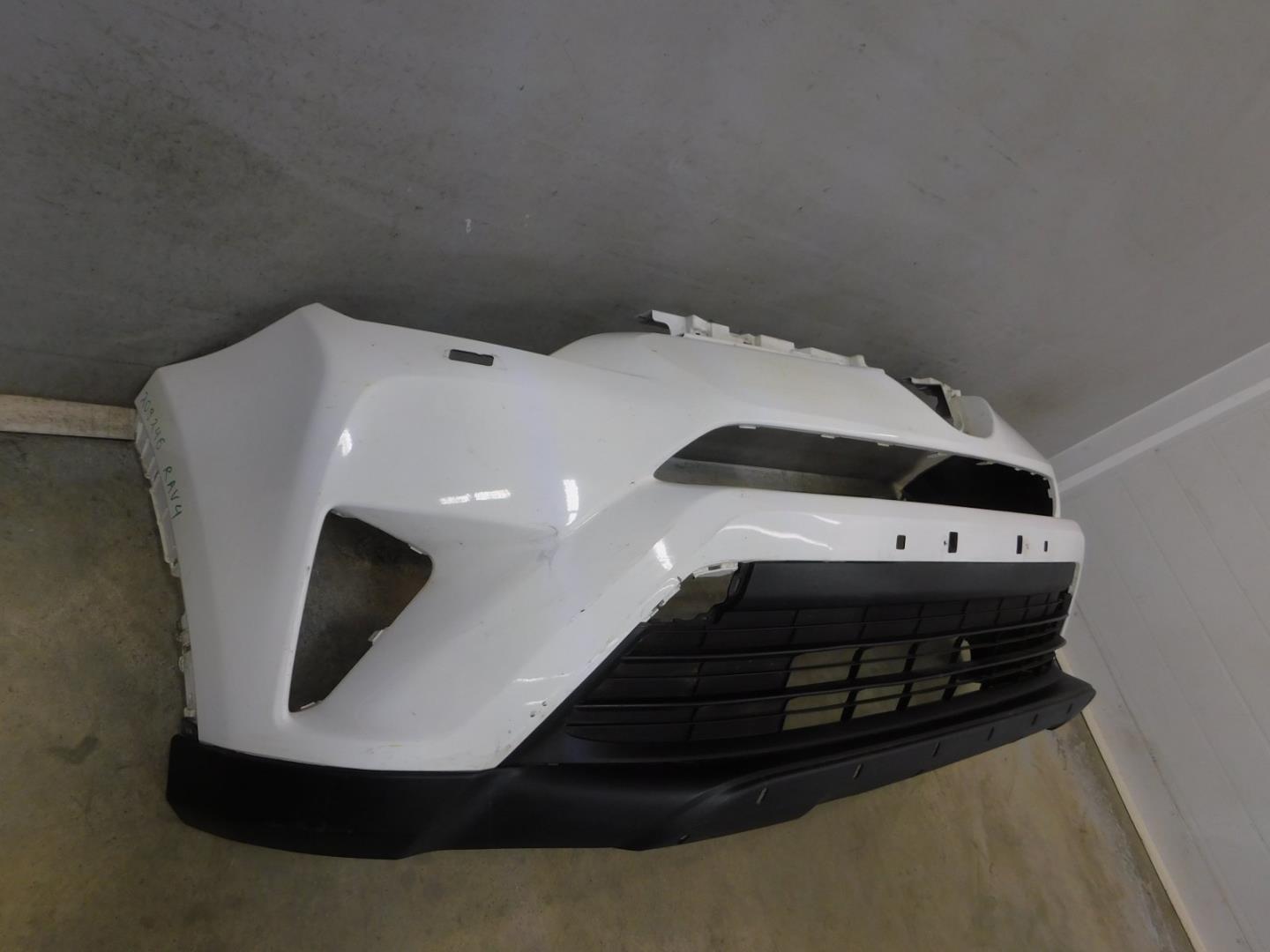 Бампер передний