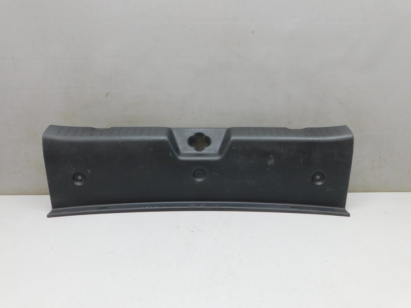 Обшивка багажника